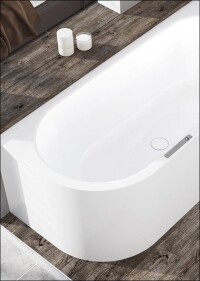 Neue Meisterstücke: Kaldewei-Wannen mit zwei- und dreiseitiger, emaillierter Verkleidung