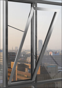 Schüco RWA-Steuerzentralen basierend auf digitaler Bustechnologie