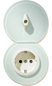 Berker lanciert neue Bauhaus-inspirierte Serie „Glas Polarweiß“