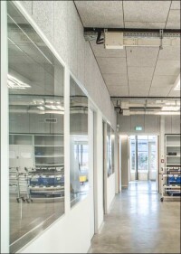 Flächenbündige und schalldämmende Innenverglasungen im Sinne der Lebenshilfe