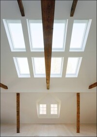 Neues Dachloft mit Ateliercharakter krönt alte Stadtvilla im denkmalpflegerischen Sinne