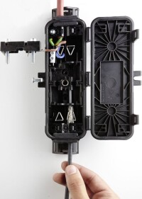 Installationsfreundlich: AEG Multi Connector für Heizbänder im Außenbereich