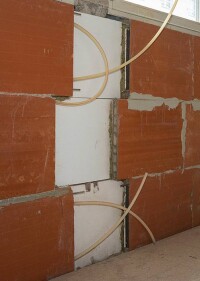 Berliner Krankenhaus setzt bei Modernisierung auf robustes Wandheizungssystem von Unipor