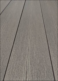 Neue Massivdiele aus „Twinson“ (WPC à la Inoutic) mit Kunststoffummantelung