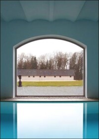 Vom Stall zur hellen Loft-Wohnung mit u.a. XXL-Segmentbogenfenstern aus Holz