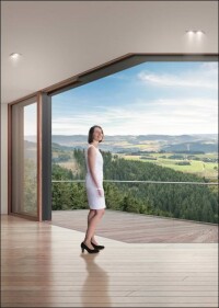 Big in USA: Hebeschiebetür-Anlage mit 15 m Länge und 9,77 m freier Öffnung über Eck