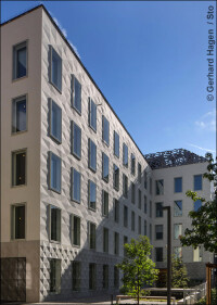 Mit klassizistischem Background digital kreierte WDVS-Fassade fürs Landeskirchenamt München