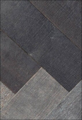 Chêne-Landhausdiele in „phantomschwarz“ und sägerau