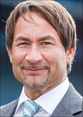 Adcuram bestellt Jürgen Hartrampf zum Geschäftsführer der Hoco Fenster und Haustüren GmbH