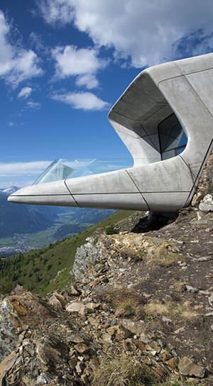 Glasbalkon: Messner Mountain Museums - MMM Corones