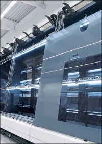 Sedak Isomax: Bis zu 3,2 x 16 m große Isolierglasflächen mit VIPs im Scheibenzwischenraum