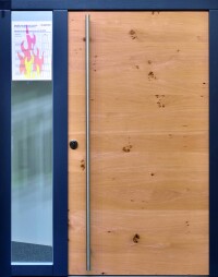 Neue vakuumgedämmte Außentür von Variotec trotzt Feuer, Einbrechern und Lärm