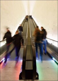 Fahrt über den Horizont per Bogenrolltreppen der Elbphilharmonie