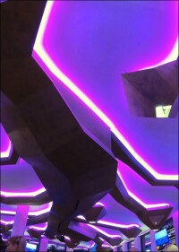 Futuristische Deckenskulptur im Stuttgarter „H’ugo’s“ als Schmaus für Augen und Ohren