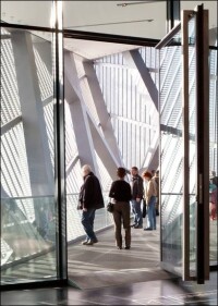 Leichtes Hochsicherheitsglas Polygard Attack in großen Abmessungen lieferbar
