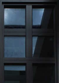 Cool ist cool und verspricht reduzierte Wartungsarbeiten bei dunklen Holzfenstern