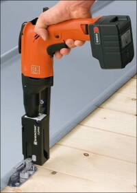 Rheinzinks Clipfix-Befestigungssystem für Stehfalzprofile jetzt mit Zulassung