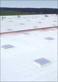 Wenn 40.000 m² Dachfläche passend zum LEED-Standard in Gold zügig abzudichten sind