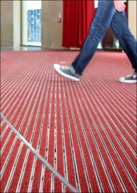 Roter Teppich vorm Palais Vest ... oder: Sauberlaufzone vorm modernsten Ruhrpott-Shopping-Center