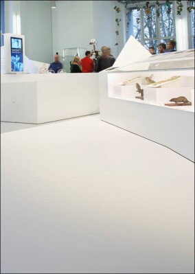 Wineos dauerelastischer Purline-Bioboden im Deutschen Museum - und das im hellen Design Pure White