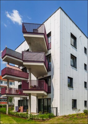 Bremens Tarzan und Jane in Equitone und Putz gekleidet