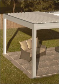 Warema erweitert sein Portfolio um Lamellendächer