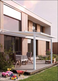 Neue wetterfeste Pergola-Markise von Warema für Outdoor-Living - privat oder gastronomisch