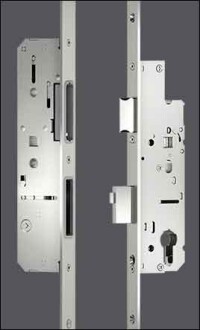 Türtechnik von KFV für bis zu 3 m hohe Notausgangs- und Paniktürverschlüsse