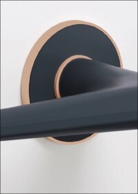 Zweifarbige Türdrücker mit matten Oberflächen und reduziertem „mini“-Design