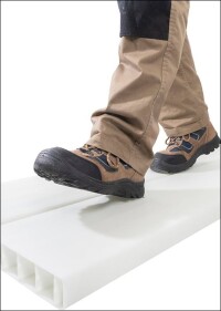 Neuartige Schwerlastplatten aus leichtem, glasfaserverstärktem Kunststoff vielfältig einsetzbar