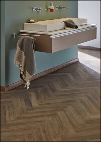 Fischgrätmuster mit LVT-Planken von Project Floors