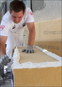 „Natura Wall“: Erstes WDV-System von Quick-Mix mit natürlichem Dämmstoff