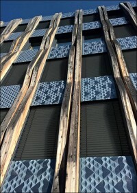 Geklebte Photovoltaik-Fassade (BiPV) beim Züblin-Bürogebäude Z3 in Stuttgart