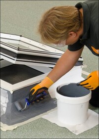 Bauder reagiert mit flüssigen Kunststoffabdichtungen auf Entwicklung rund ums Flachdach