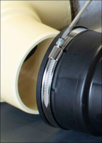 Neues zug- und rückstausicheres Anschlussrohr für Flachdachentwässerungen