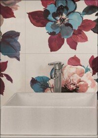 Farbstarke XXL-Wandfliesen mit 3D-Effekten