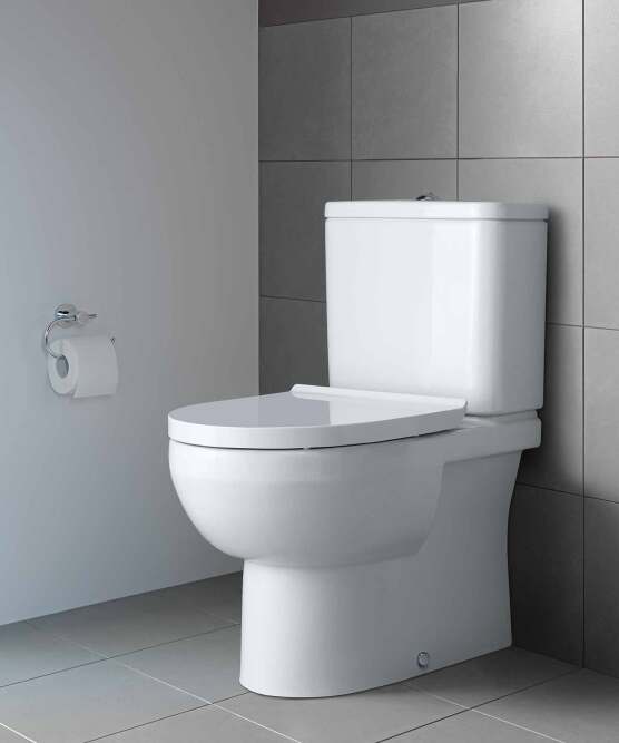 Stand-WC-Kombination von Duravit mit aufgesetztem Spülkasten