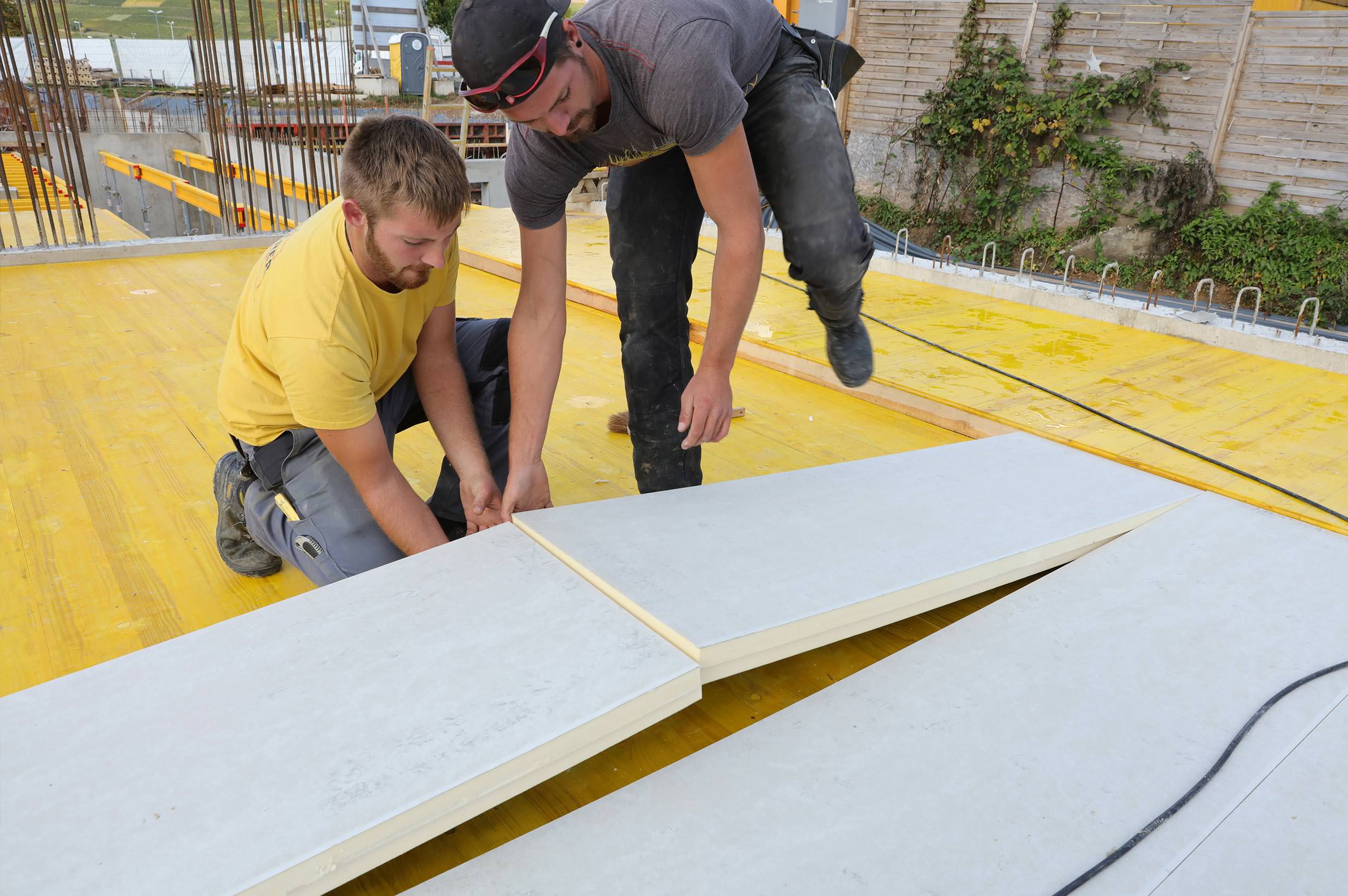 Kein Arbeiten über Kopf: Tiefgaragendämmung von Puren (WLS 026/027) zum