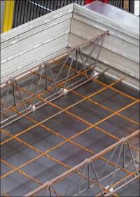 Saubere Aufkantungen aus Faserbeton als verlorene Schalung