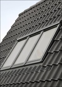 Studio-Fenster à la Velux: drei auf einen Streich
