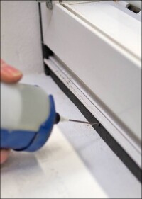 Nachträgliche Verklotzung von Fenstern mit dem Injektionsklotz von Hanno