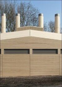 Kesselhaus ganz in technisch modifiziertes Holz (Accoya) gekleidet