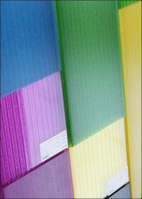 Neue transluzente Polycarbonat-Platten von Rodeca mit matter Oberfläche