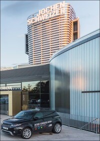 Jochen Schweizer Arena mit von außen nicht einsehbaren, tageslichtdurchfluteten Räumen