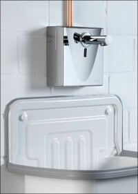 Walis E: Schells elektronische Wandauslauf-Armatur mit automatischer Stagnationsspülung