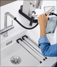 Gefiltertes Trinkwasser direkt aus der ersten herausziehbaren Küchenarmatur