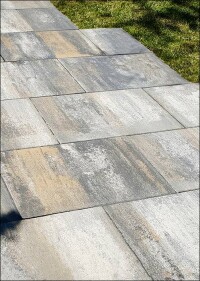 Jasto ergänzt sein Trendline-System um auffällig nuancierte Bodenplatten