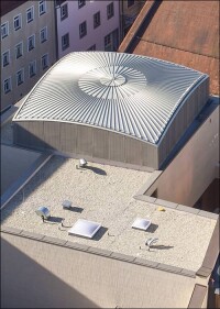 Neue Synagoge in Regensburg mit einer Metalldachkonstruktion von  Zambelli