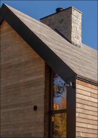 Holz vom First bis zum Sockel für ein Zitat regionaler Bauernhäuser nördlich von New York