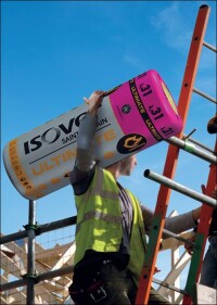 Isovers neuer Standard in der Steildach-Dämmung kombiniert Wärme-, Schall- und Brandschutz